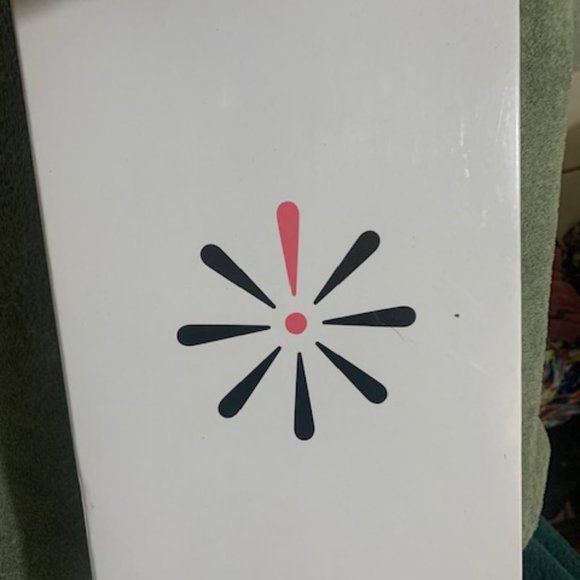 Isaac Mizrahi Black heels with white dots and white piping - Picture 8 of 10